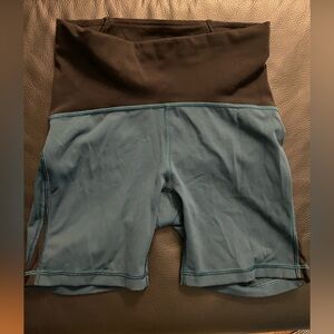 Lululemon Black and Blue Shorts, size 4